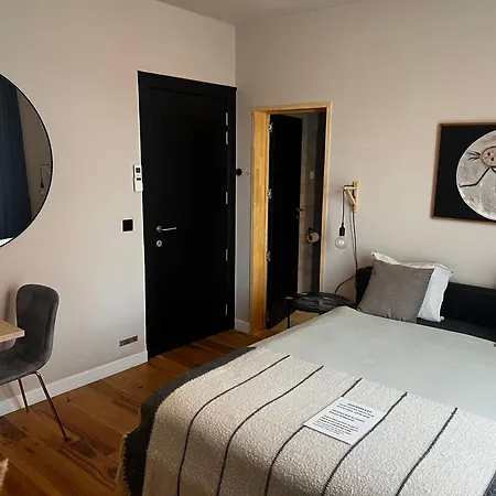 Goodnight - Self Check-in With Airco