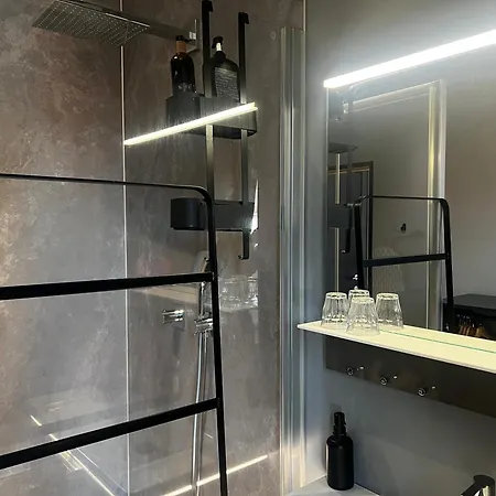 Goodnight - Self Check-in With Airco 4* ליובן