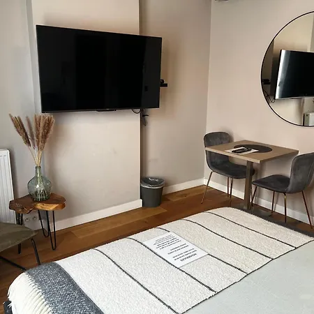 Holiday House With Private Jaccuzi Hotel