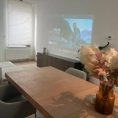 מלון House With Private Jaccuzi ליובן