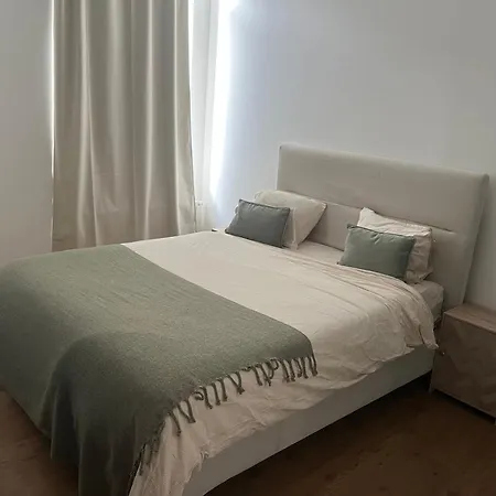 House With Private Jaccuzi מלון ליובן