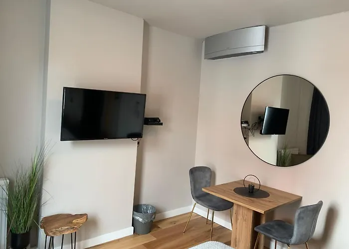 Holiday House With Private Jaccuzi