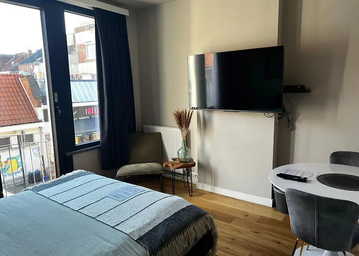 Holiday House With Private Jaccuzi Hotel