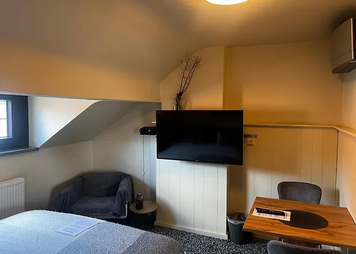 Holiday House With Private Jaccuzi Hotel 4*