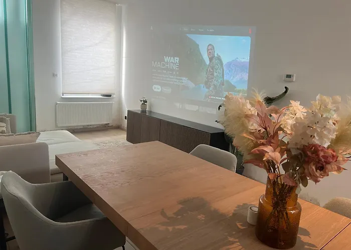 מלון House With Private Jaccuzi ליובן