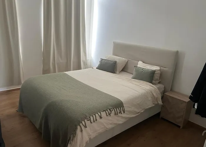 House With Private Jaccuzi מלון ליובן